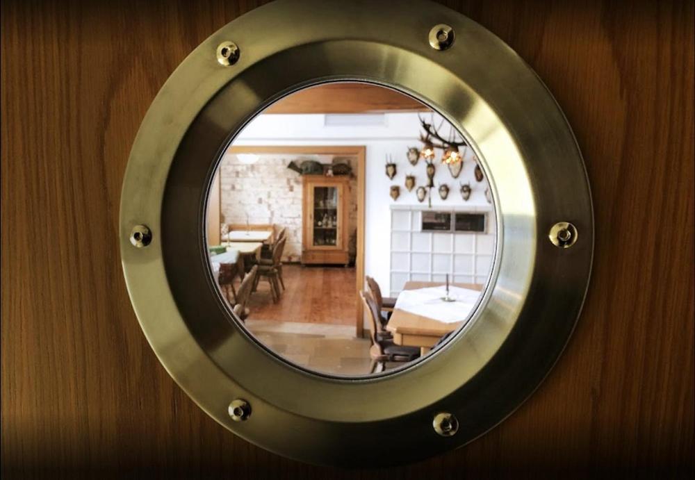 Gasthof Zum Schiff Obereisenheim Eksteriør billede